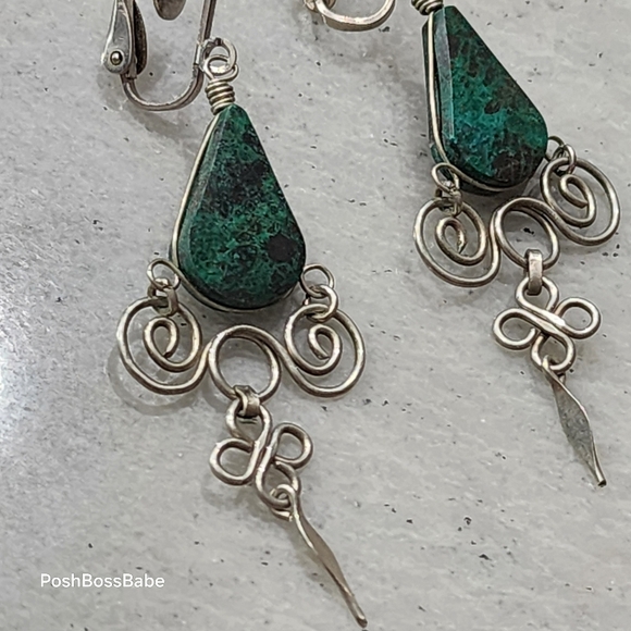 Vintage Green Stone Clip-On Earrings | Silver Tone Swirl Dangle Boho - Picture 4 of 10